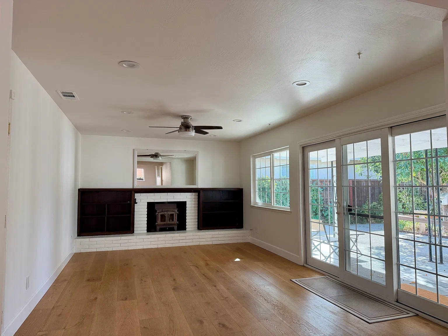 4 bed, 1757 sqft, $4,800 — Photo 2