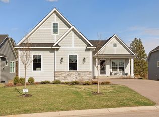 46 Summit Farm Ln, Gem Lake, MN 55110