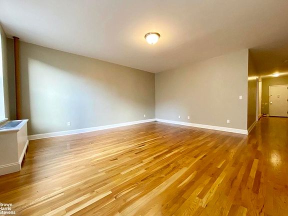 3rd image of 211 W 102nd St APT 3F