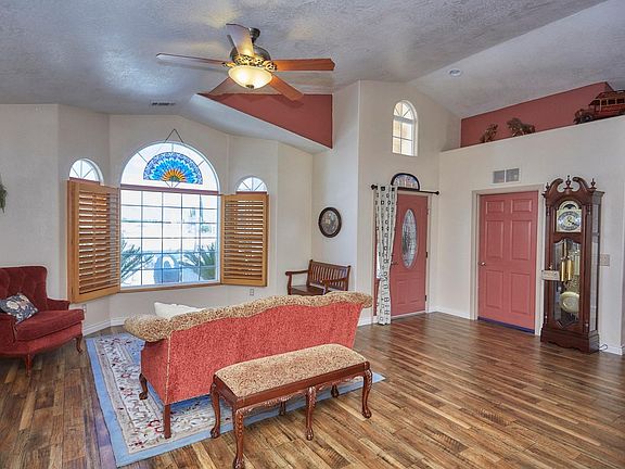 5th image of 18608 Mountain Meadows Dr