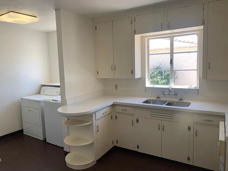 Washer dryer included