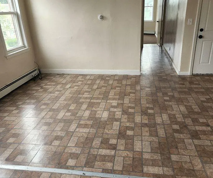 125 Franklin Ave #3 — Photo 1