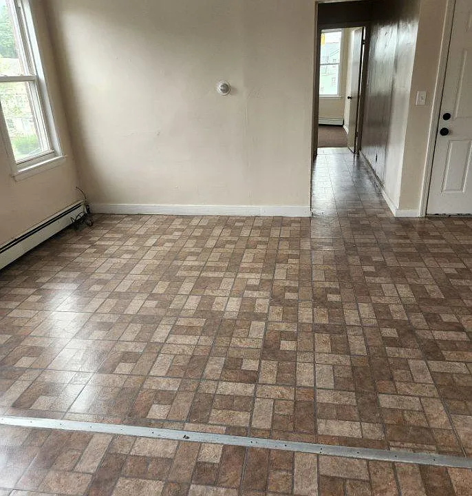 125 Franklin Ave #3