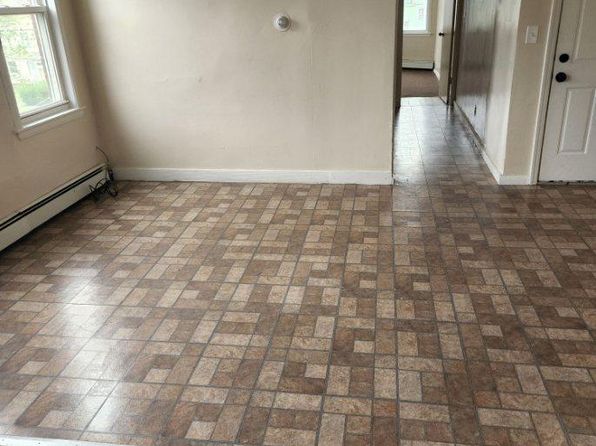 125 Franklin Ave APT 3