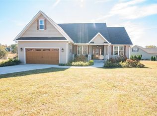 2000 Aberdeen Ln, Walhalla, SC 29691