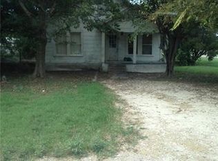 100 S Guadalupe St, Whitney, TX 76692