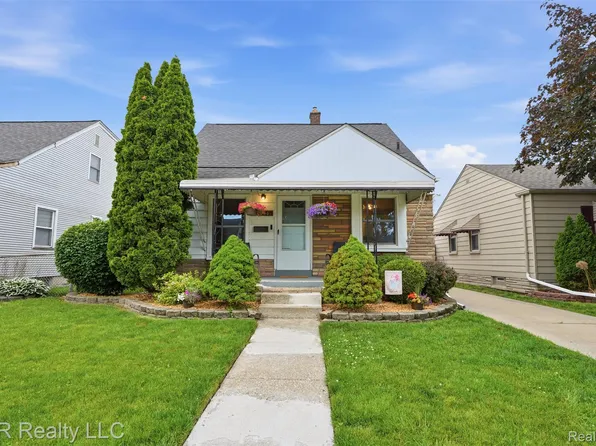 12256 Pearl St, Southgate, MI 48195