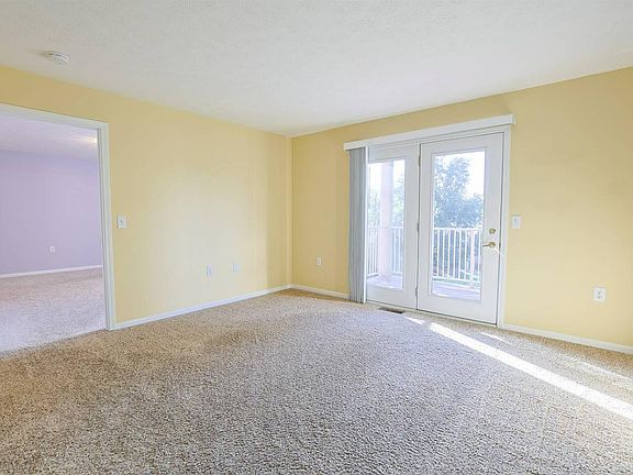 3rd image of 5344 Meadow Walk Ln