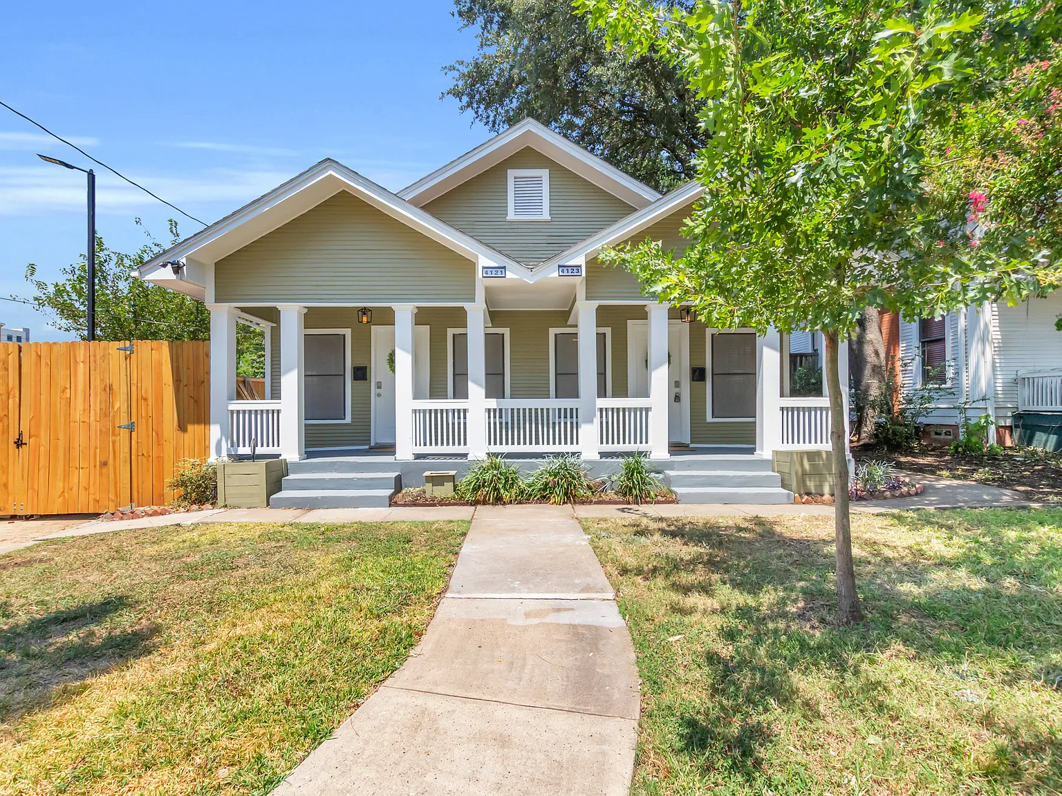 3 bed, 900 sqft, $2,100 — Photo 3
