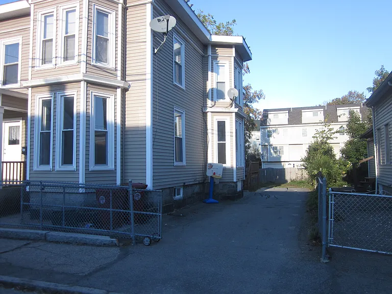 30 Fort Hill Ave — Photo 1