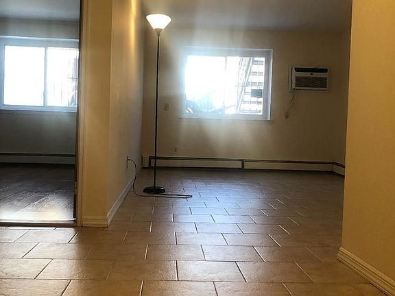 3rd image of 20-22 29th St #1