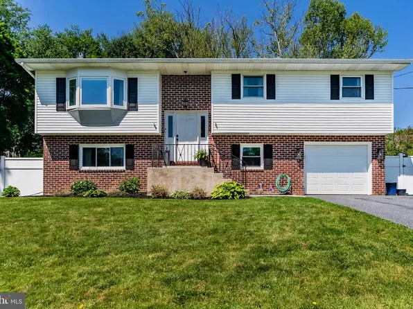 5242 Terrace Rd, Mechanicsburg, PA 17050