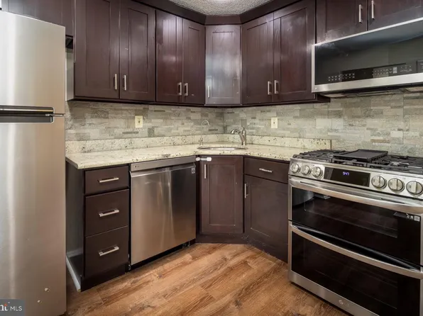 20 Chamberlin Ct, Lawrence Township, NJ 08648