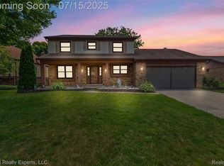 3598 Barg Dr, Sterling Heights, MI 48310