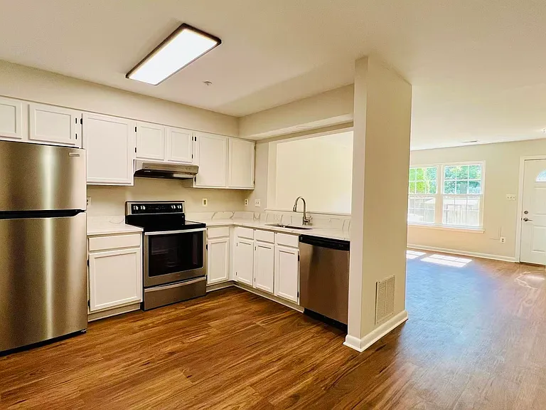 19046 Highstream Dr — Photo 3