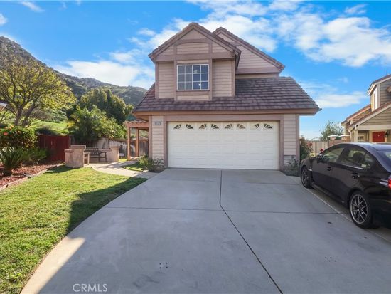 16117 Trailwinds Dr, Fontana, CA 92337