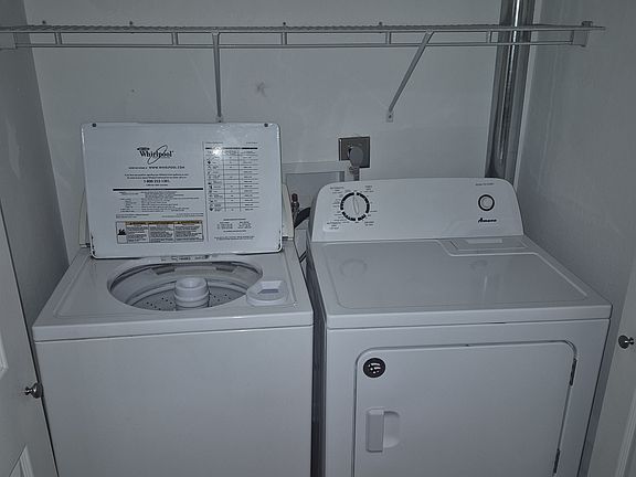 2nd image of 106 Hawthorne Pl #3