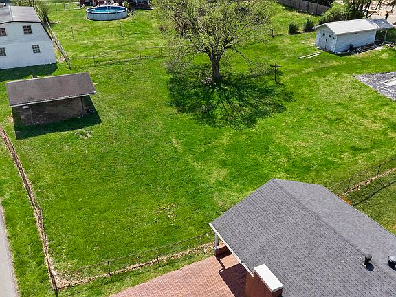 2nd image of 2301 Sharon Rd