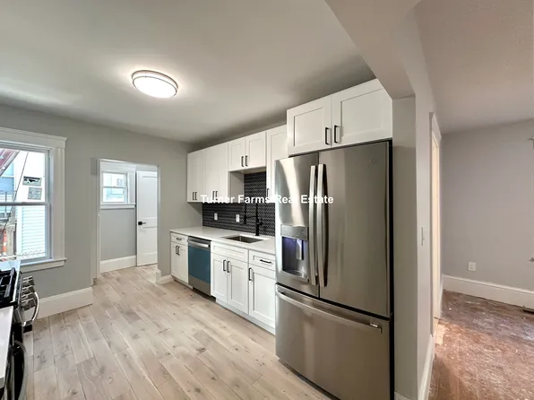 5 Dickson St, Somerville, MA