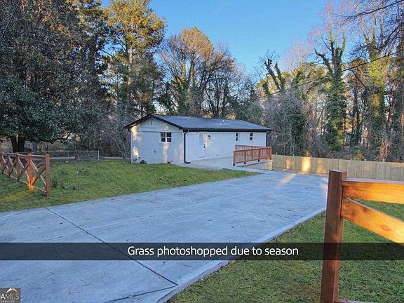 3rd image of 102 Welch St