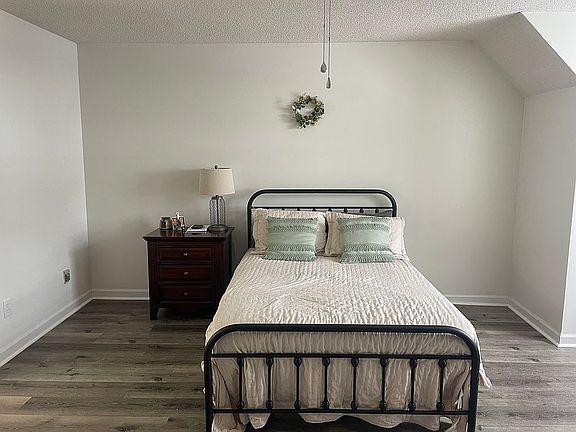 5th image of 2020 Silverbrook Dr