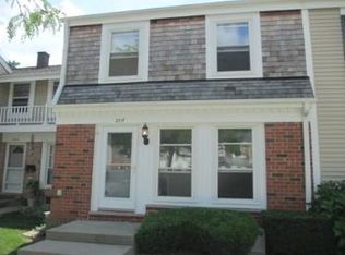 2217 Stratham Pl, Hoffman Estates, IL 60169