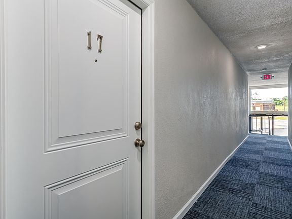 5th image of 3735 Cambridge Ave #4