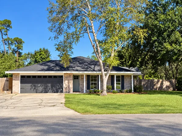229 Felicity St, Bay Saint Louis, MS 39520