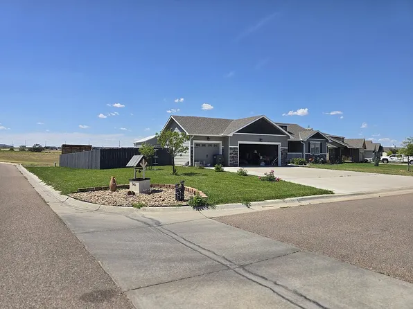 3401 Breckenridge Rd, Dodge City, KS 67801