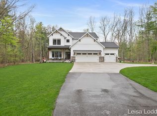 8100 Copper Ridge Dr NE, Rockford, MI 49341
