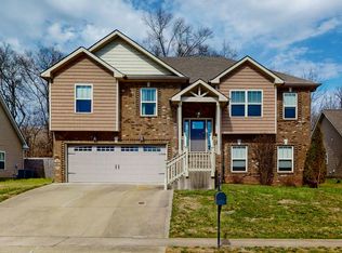 931 Cherry Blossom Ln, Clarksville, TN 37042