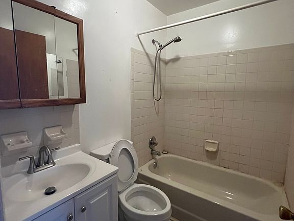 3rd image of 7916 Cottage St Floor 2