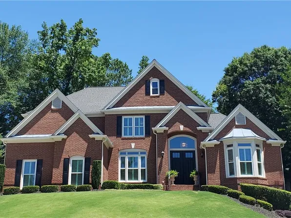 825 Lake Manor Close, Johns Creek, GA 30022