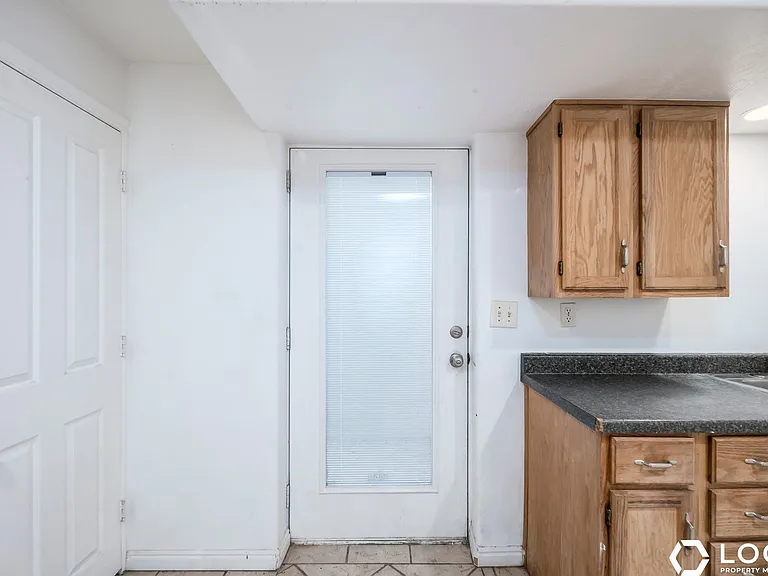 5068 S Murray Blvd #DOWNSTAIRS — Photo 3