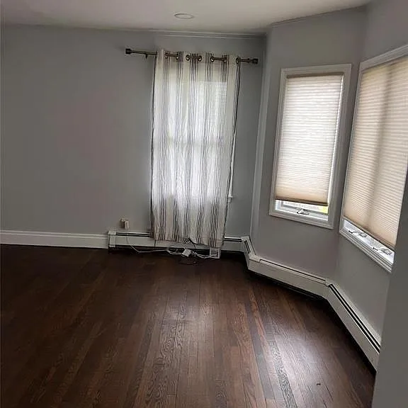80 Ellen St — Photo 12
