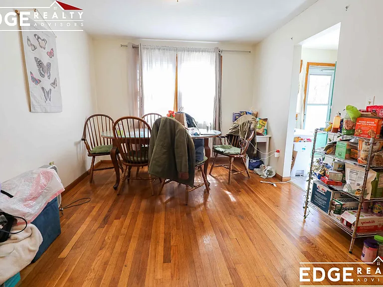 33 Higgins St — Photo 5