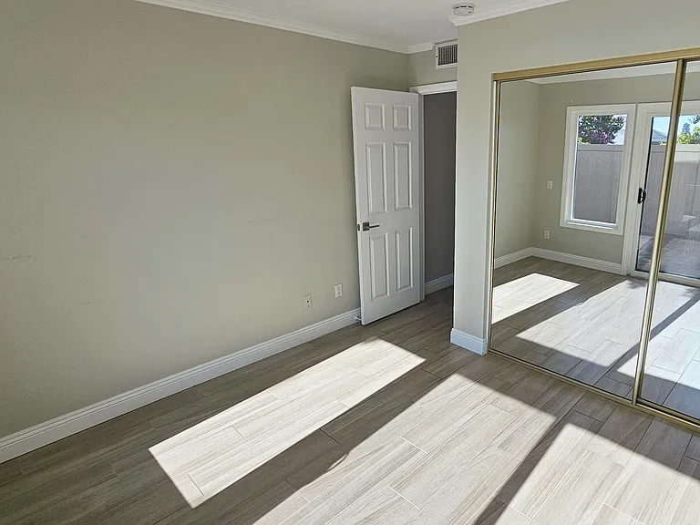 18219 Hampton Ct — Photo 12