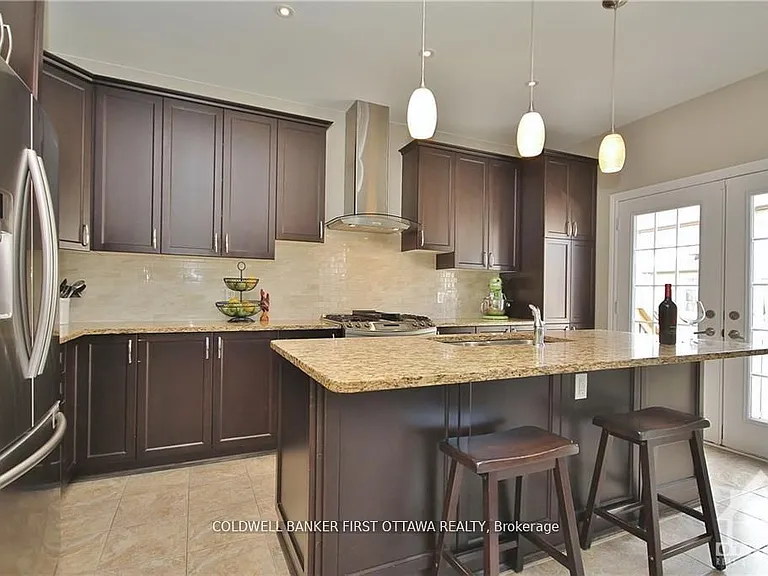 505 Bretby Cres — Photo 7