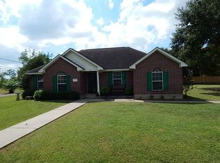 653 Nelson St, Sealy, TX 77474