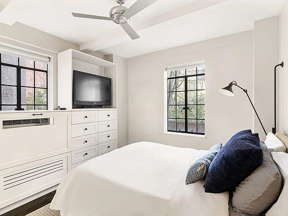 3rd image of 25 Tudor City Pl APT 212
