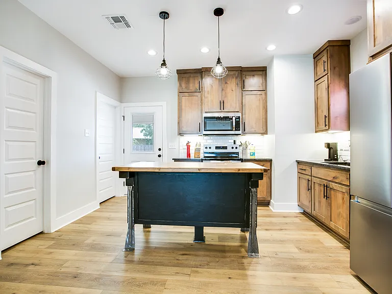 1009 Holiday Dr — Photo 22