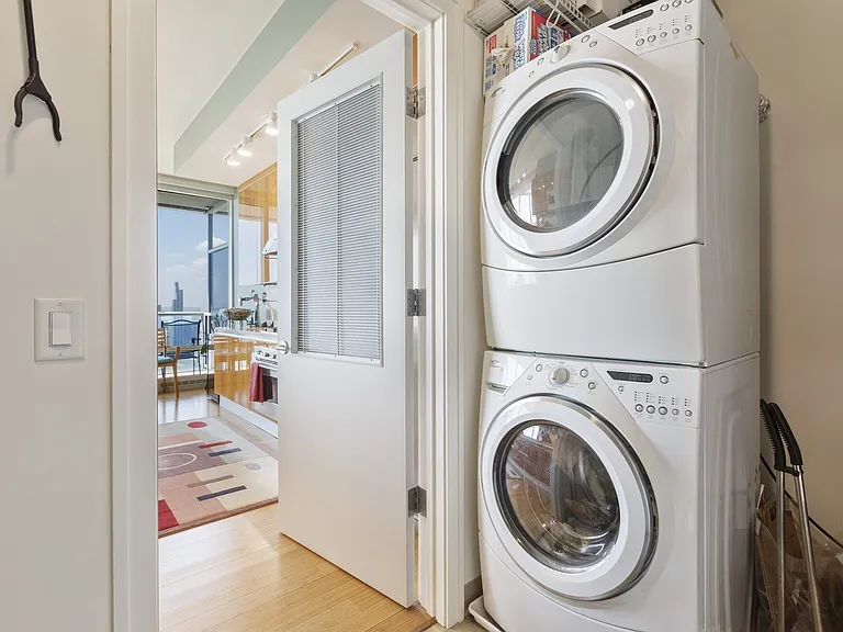 340 E Randolph St #5101 — Photo 7