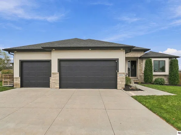 6516 Julia Cir, Lincoln, NE 68516