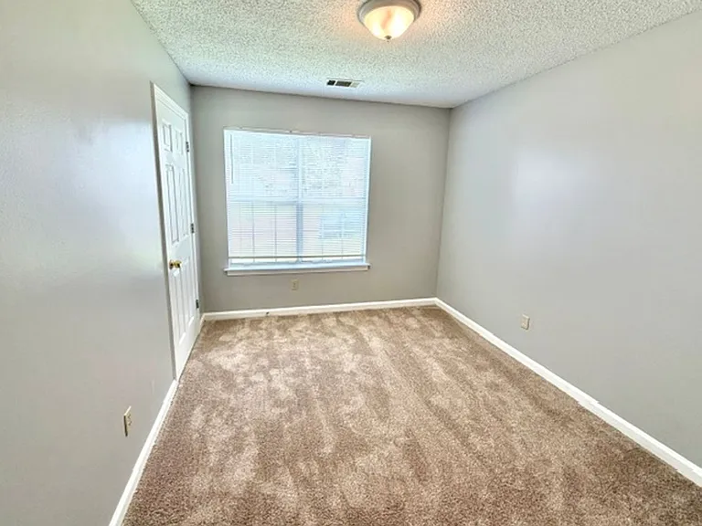 7069 Brady Hill Dr — Photo 8