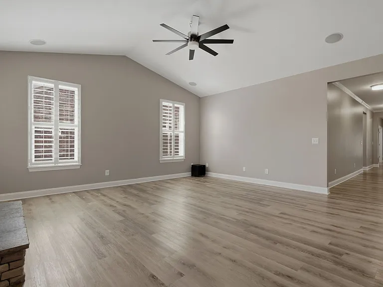 5036 Winslow Dr — Photo 11