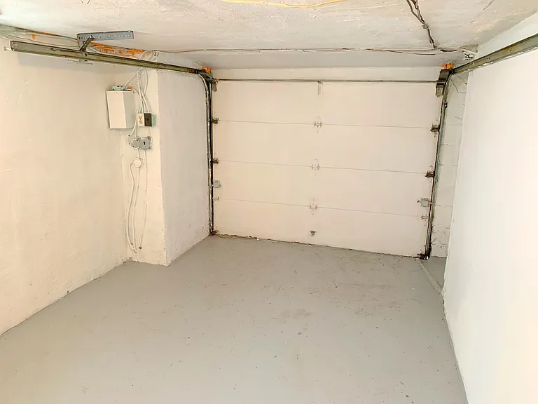 2156 Sampson St — Photo 17