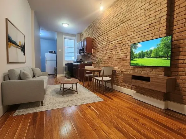 846 Hart Street image 1 of 10