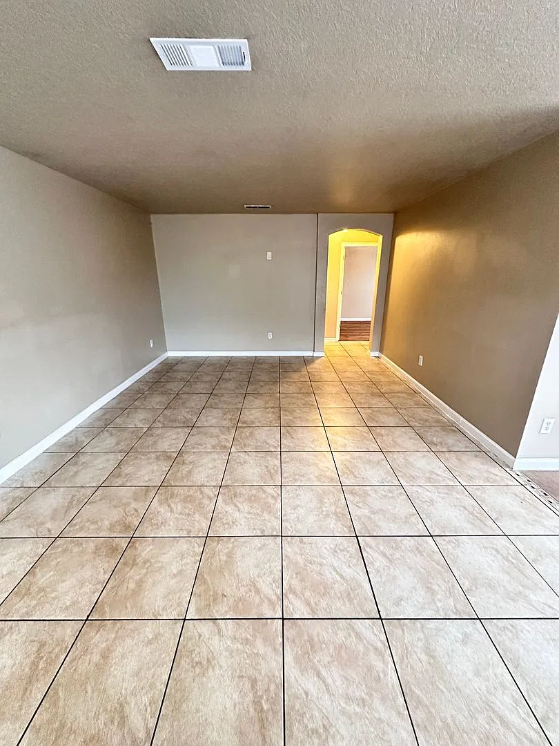 *"Price Reduced + Move-In Special" 3 Bedroom 2 Bathroom With 2 Car Garage — Photo 4