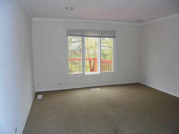 4th image of 2725 Brassie Ave