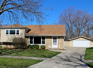 10037 Alice Ct, Oak Lawn, IL